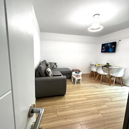 Center Jon Apartment *