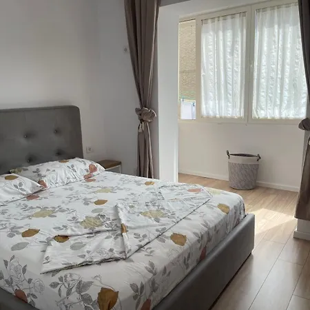Center Jon Апартаменты Тирана